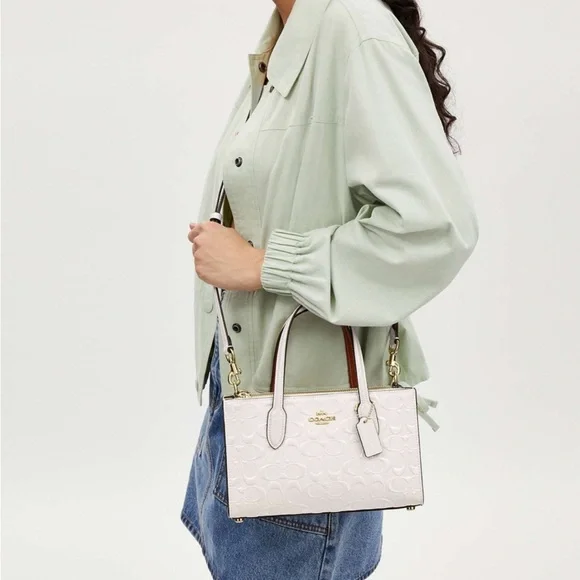 NWT Coach Nina Small Tote Bag In Signature Leather CT854